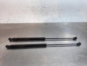 Used Set of gas struts for boot Renault Twingo III (AH) 1.0 SCe 70 12V Price € 42,35 Inclusive VAT offered by Autohandel Didier