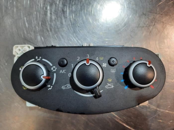 Heater control panel from a Renault Twingo III (AH) 1.0 SCe 70 12V 2018
