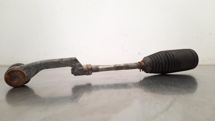 Tie rod, right from a Peugeot 208 II (UB/UH/UP) 1.5 BlueHDi 100 2022