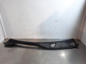 Used Cowl top grille Renault Twingo III (AH) 1.0 SCe 70 12V Price on request offered by Autohandel Didier