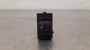 Used Seat heating switch Opel Vivaro 2.0 CDTI 177 Price € 24,20 Inclusive VAT offered by Autohandel Didier