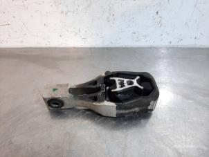 Used Gearbox mount Peugeot 5008 II (M4/MC/MJ/MR) 1.5 BlueHDi 130 Price € 30,25 Inclusive VAT offered by Autohandel Didier