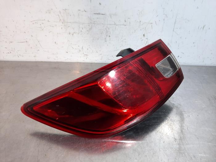 Taillight, left from a Renault Clio IV (5R) 1.5 dCi 75 FAP 2013