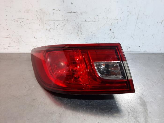 Taillight, left from a Renault Clio IV (5R) 1.5 dCi 75 FAP 2013