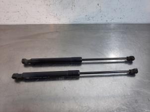 Used Set of bonnet gas struts Renault Kangoo Express (FW) 1.5 dCi 75 Price € 54,45 Inclusive VAT offered by Autohandel Didier