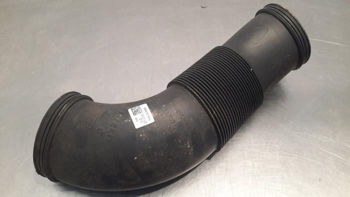 Air intake hose from a Iveco New Daily VI 33S16, 35C16, 35S16 2023