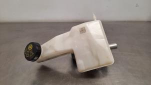 Used Master cylinder Opel Corsa F (UB/UH/UP) 1.2 Turbo 12V 100 Price on request offered by Autohandel Didier