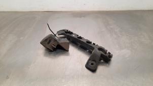Used Rear bumper bracket, right Ford Fiesta 7 1.5 TDCi 85 Price on request offered by Autohandel Didier