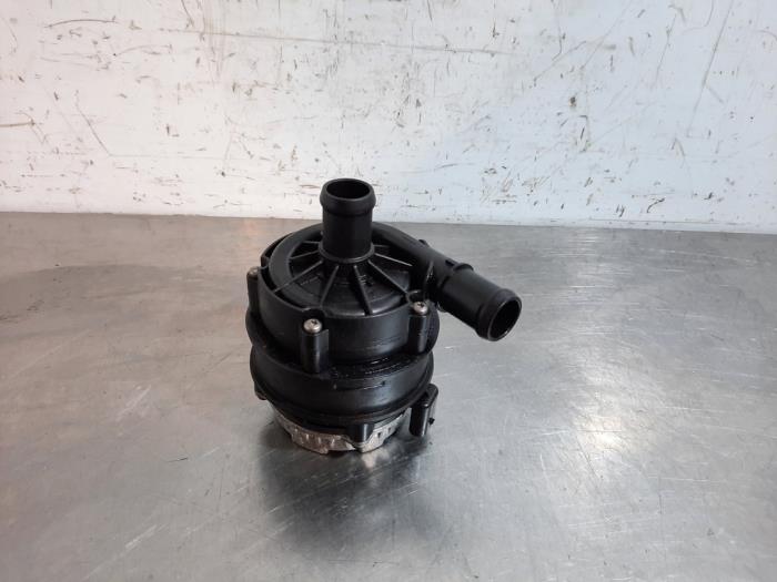 Begagnade Extra vattenpump MG Marvel R Luxury, Comfort 70 kWh Pris € 60,50 Inklusive moms erbjuds av Autohandel Didier