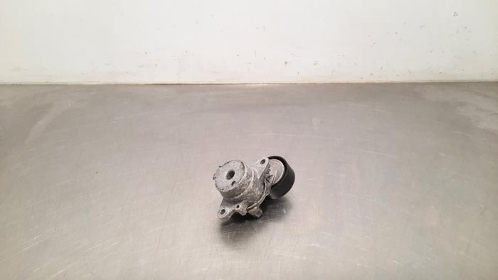 Usados Rodillo tensor correa múltiple Toyota ProAce 1.5 D-4D 100 16V Precio € 24,20 IVA incluido ofrecido por Autohandel Didier