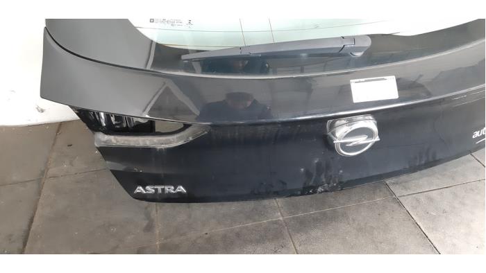 Tylna klapa z Opel Astra K 1.5 CDTi 122 12V 2021