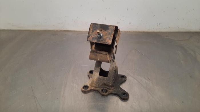 Used Engine mount Nissan NP 300 Navara (D23) 2.3 dCi twinturbo 16V 4x4 Price € 24,20 Inclusive VAT offered by Autohandel Didier