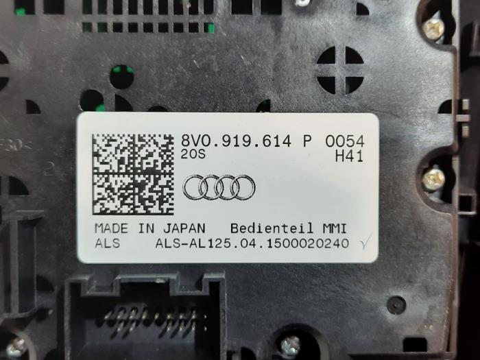 On-board computer switch from a Audi A3 Limousine (8VS/8VM) 1.6 TDI Ultra 16V 2015