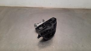 Used Engine mount Peugeot 208 II (UB/UH/UP) 1.2 Vti 12V PureTech 75 Price € 66,55 Inclusive VAT offered by Autohandel Didier