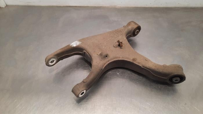 Rear wishbone, right from a Audi A6 Avant (C7) 3.0 TDI V6 24V biturbo Quattro 2015
