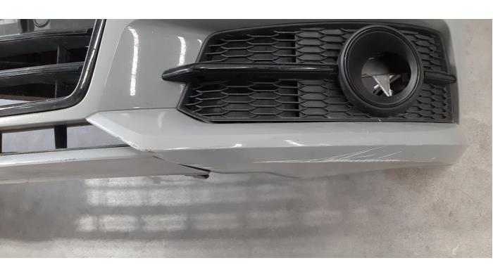 Pare-chocs avant d'un Audi A6 Avant (C7) 3.0 TDI V6 24V biturbo Quattro 2015