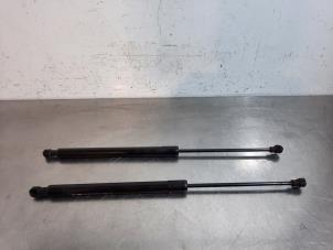 Used Set of gas struts for boot Peugeot 308 SW (L4/L9/LC/LJ/LR) Price € 30,25 Inclusive VAT offered by Autohandel Didier