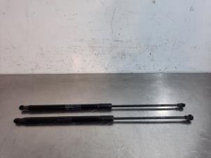 Used Set of gas struts for boot Peugeot 3008 II (M4/MC/MJ/MR) 1.6 16V PureTech 180 Price € 42,35 Inclusive VAT offered by Autohandel Didier