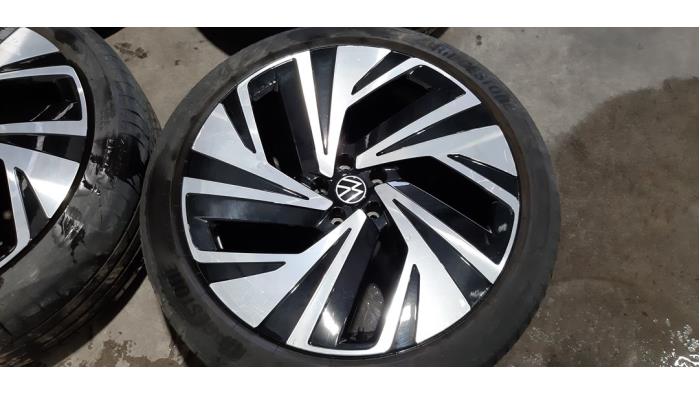 Felgen Set + Reifen van een Volkswagen ID.4 (E21) Pro 2021