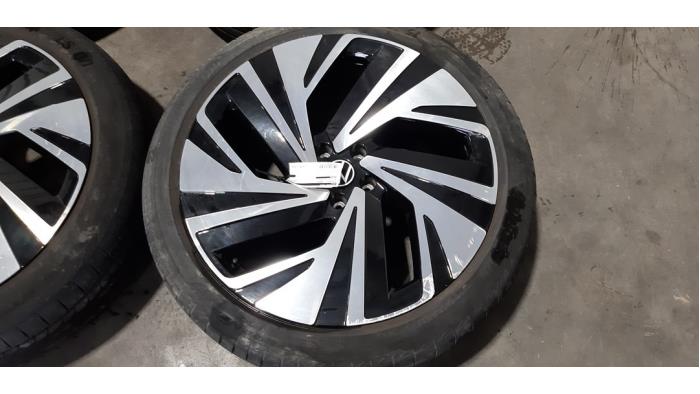 Felgen Set + Reifen van een Volkswagen ID.4 (E21) Pro 2021