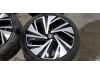 Juego de llantas y neumáticos de un Volkswagen ID.4 (E21) Pro 2021
