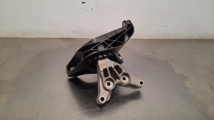 Usagé Support moteur Opel Grandland (X) 1.2 Turbo 12V Prix € 24,20 Prix TTC proposé par Autohandel Didier