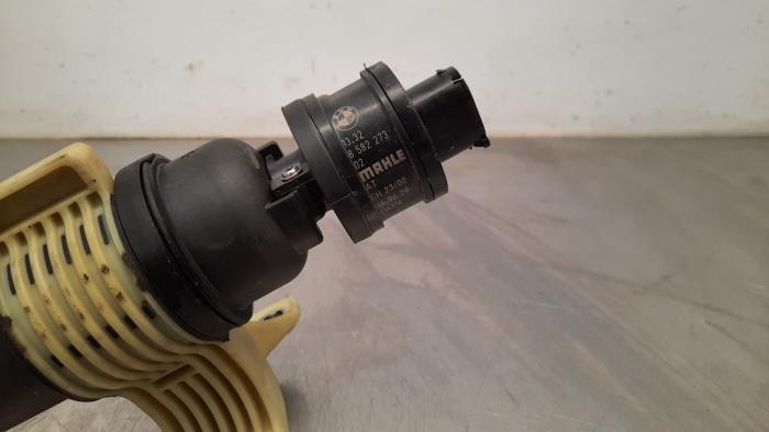 Usagé Filtre à carburant BMW X5 (G05) xDrive 30d 3.0 24V Prix € 30,25 Prix TTC proposé par Autohandel Didier
