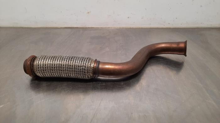 Exhaust front section from a Peugeot 308 SW (F4/FC/FN/FR) 1.5 Blue HDi 130 16V 2021