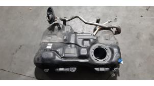 Usagé Réservoir de carburant Mercedes A-Klasse AMG (177.1) 2.0 A-35 AMG Turbo 16V 4Matic Prix € 260,15 Prix TTC proposé par Autohandel Didier