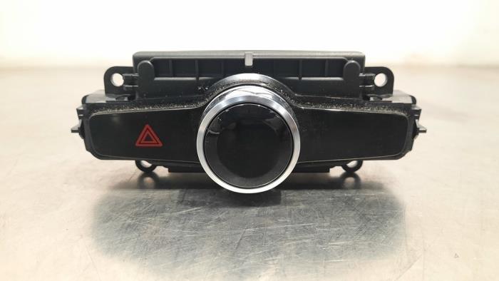 Begagnade Innerdisplay Polestar Polestar 2 78kWh Long Range Dual Motor Pris € 60,50 Inklusive moms erbjuds av Autohandel Didier