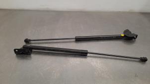 Used Set of tailgate gas struts Peugeot 308 (F3/FB/FH/FM/FP) 1.2 12V PureTech 130 Price € 54,45 Inclusive VAT offered by Autohandel Didier
