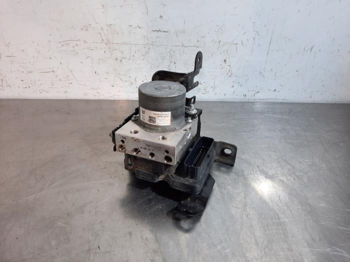 angeさん専用 Original Vauxhall Citroen Peugeot Spark Plug 9833964280 | eBay