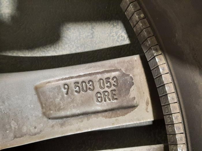 Juego de llantas y neumáticos de un BMW X1 (F48) sDrive 18d 2.0 16V 2022