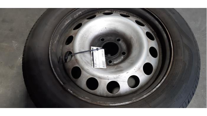 Wheel + tyre from a Opel Combo Cargo 1.5 CDTI 100 2020