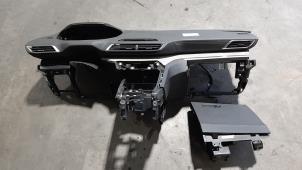 Używane Panel Peugeot 5008 II (M4/MC/MJ/MR) 1.2 12V e-THP PureTech 130 Cena na żądanie oferowane przez Autohandel Didier