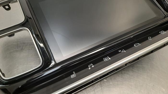 Navigation display from a Citroën C5 Aircross (A4/AC/AJ/AR) 1.5 Blue HDi 130 16V 2021
