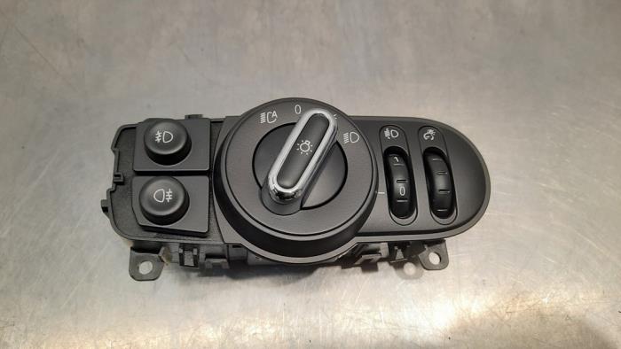 Używane Przelacznik reflektora LHV Mini Mini (F56) 1.5 12V Cooper Cena € 60,50 Z VAT oferowane przez Autohandel Didier