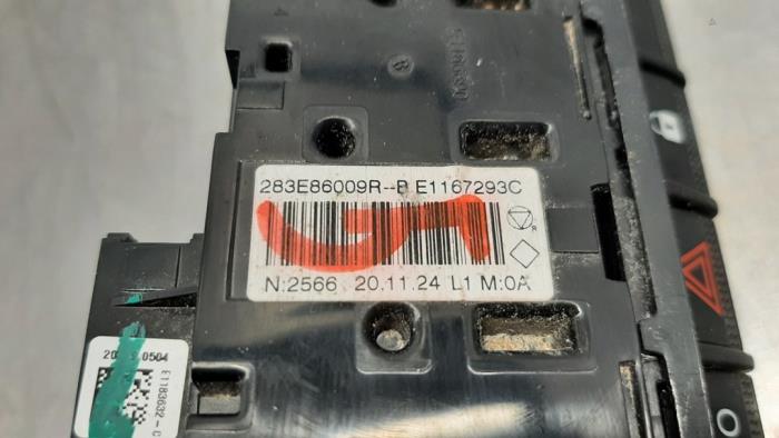 Panic lighting switch from a Renault Captur II (RJB)  2021