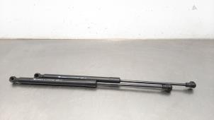 Used Set of tailgate gas struts Renault Captur II (RJB) Price € 42,35 Inclusive VAT offered by Autohandel Didier