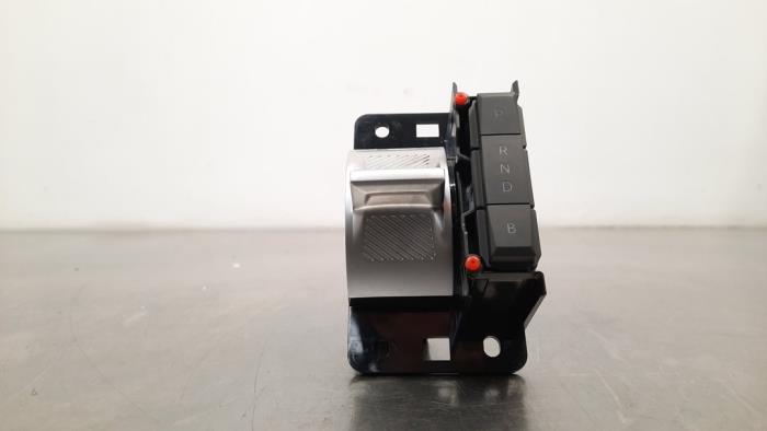 Position switch automatic gearbox from a Peugeot 208 II (UB/UH/UP) e-208 2022