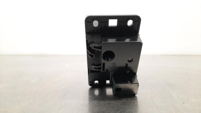 Position switch automatic gearbox from a Peugeot 208 II (UB/UH/UP) e-208 2022
