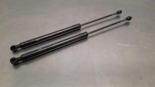 Used Set of tailgate gas struts Peugeot 208 II (UB/UH/UP) e-208 Price € 54,45 Inclusive VAT offered by Autohandel Didier