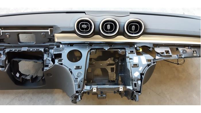 Airbag set + dashboard van een Mercedes-Benz C Estate (S206)  2022