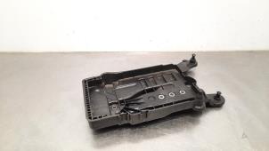 Used Battery box Seat Arona (KJX) 1.0 TSI 12V Price € 24,20 Inclusive VAT offered by Autohandel Didier