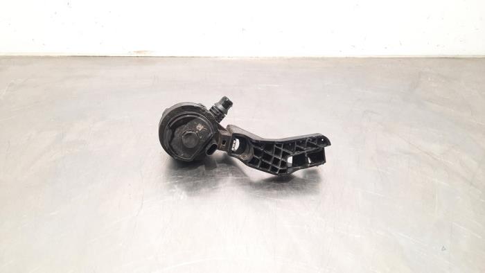 Begagnade Extra vattenpump BMW 5 serie Touring (G31) 530e xDrive 2.0 Turbo 16V Pris € 24,20 Inklusive moms erbjuds av Autohandel Didier