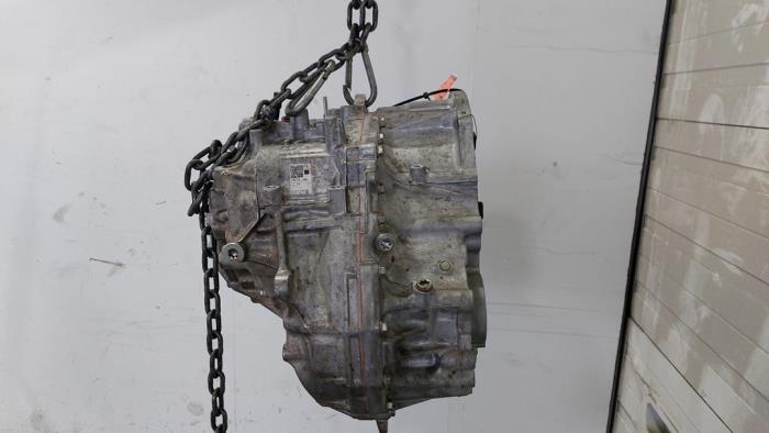 Gearbox from a Volvo V60 II (ZW) 2.0 B5 16V Mild Hybrid Geartronic 2023