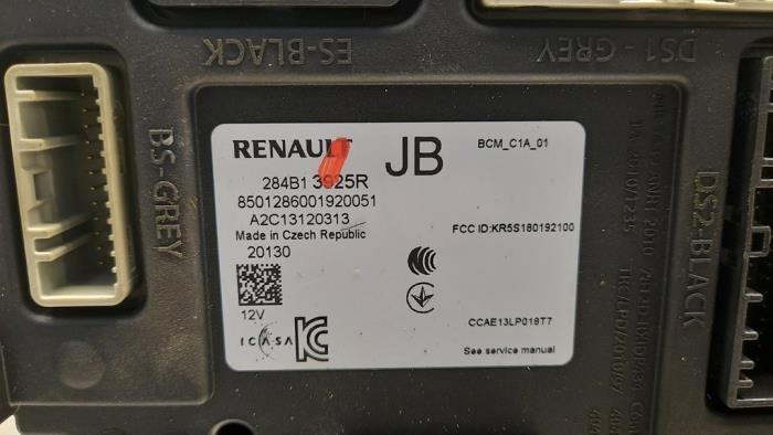 Ordinateur contrôle fonctionnel d'un Renault Clio V (RJAB) 1.5 Blue dCi 85 2020