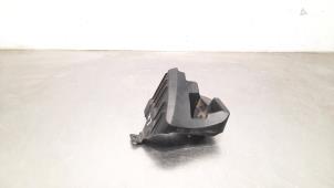 Used Rear bumper bracket, left Renault Clio V (RJAB) 1.5 Blue dCi 85 Price € 15,13 Inclusive VAT offered by Autohandel Didier