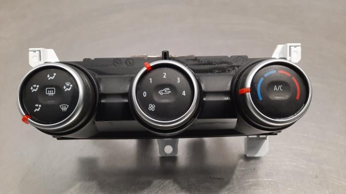 Panel sterowania klimatyzacji z Renault Clio V (RJAB) 1.5 Blue dCi 85 2020