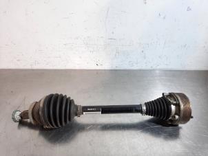 Used Front drive shaft, left Skoda Scala 1.6 TDI Price € 193,60 Inclusive VAT offered by Autohandel Didier